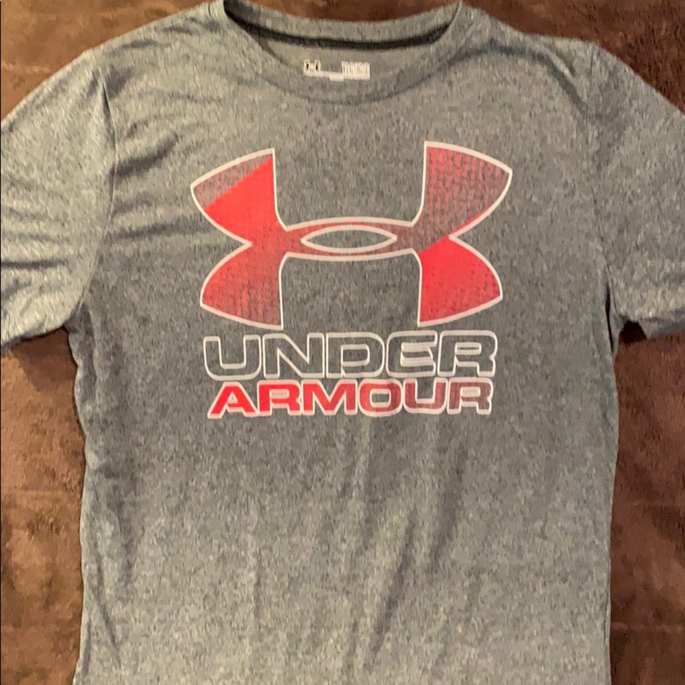 Boys under armour dri fit T-shirt